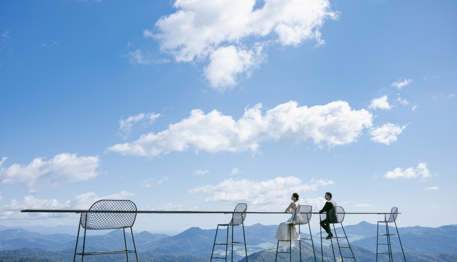 <p>おふたりでのご結婚式だからこそしっかり残したい<br />
ロケーションフォト・ツアー</p>
3