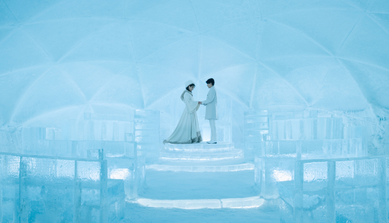 この時期ならではの魅力1 「氷の教会」挙式
2