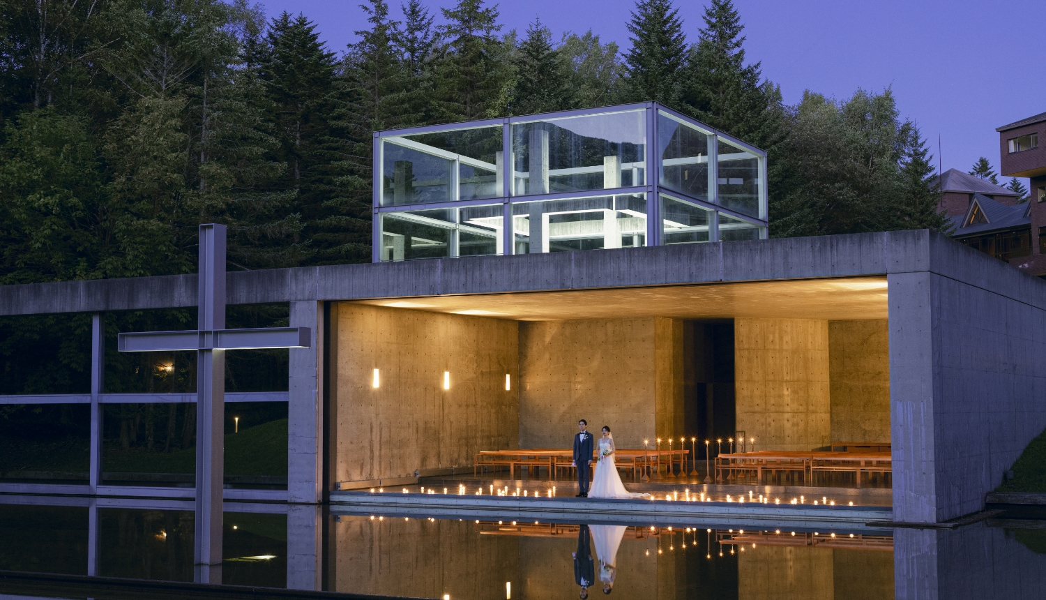 この時期ならではの魅力1<br />
秋の挙式
4