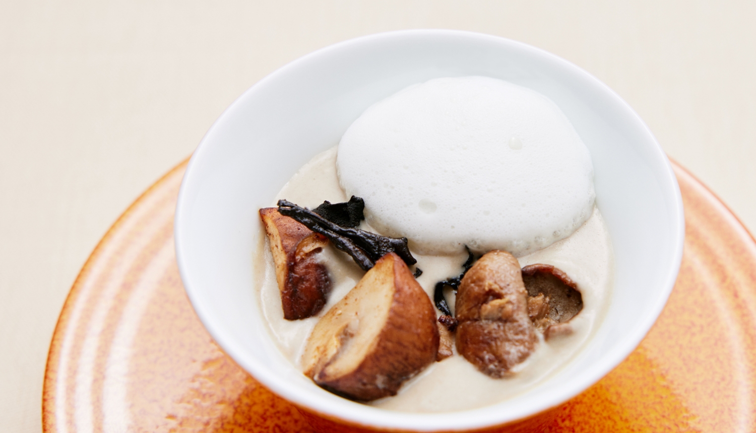 <p>この時期ならではの魅力2<br />
パーティ</p>
3